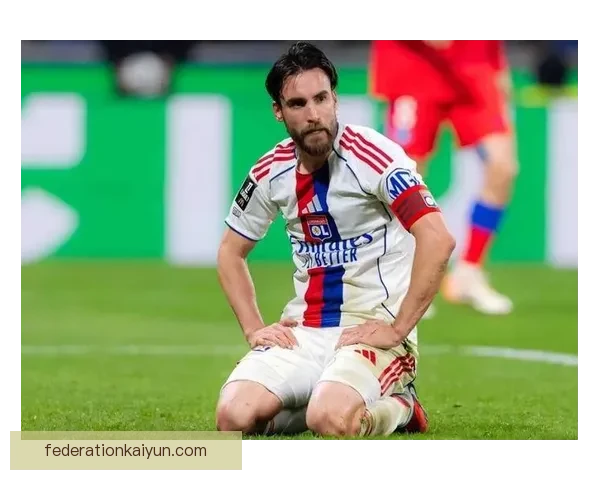 塔利亚菲科再度发威，阿根廷左闸在国际赛场上表现亮眼，展现卓越防守能力